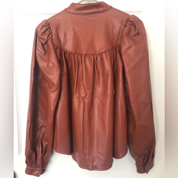 Levi’s button up top (XS) - Picture 8 of 15